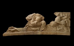 Fregio che raffigura coppie di cavalieri, una lepre, un segugio e un cervo, seconda metà del VI secolo a.C. da Roman